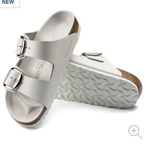 Birkenstock Arizona Big
Buckle High Shine
Sandals US 8.5